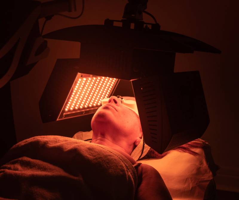 Le led pour ralentir la destruction du collagène à Marseille 13008