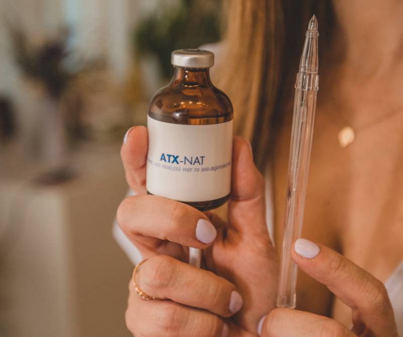 Le Jet Peel est le soin non invasif le plus performant pour une peau rajeunie, hydratées et nettoyée cet hiver ! A venir tester en institut chez R’Pur Prado Marseille 13008