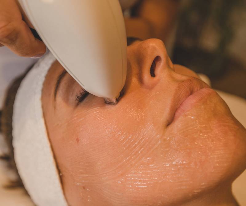 ÉCLAT CONTOUR DES YEUX