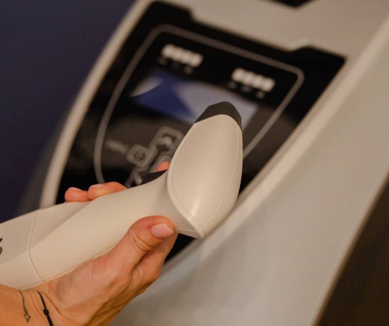 RADIOFREQUENCE : Raffermissez et liftez naturellement la peau relâchée de votre visage ou corps dans votre institut R’Pur Prado Marseille 13008