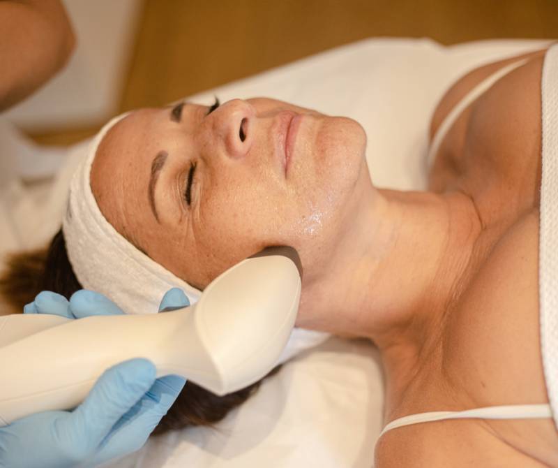 Soin liftant sans chirurgie pour retendre la peau a Marseille prado 13008