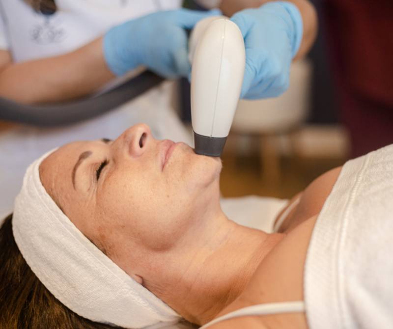 RADIOFREQUENCE : Raffermissez et liftez naturellement la peau relâchée de votre visage ou corps dans votre institut R’Pur Prado Marseille 13008