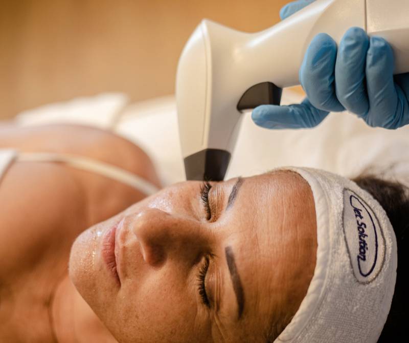 ÉCLAT CONTOUR DES YEUX : Soin anti-cernes et anti-fatigue - institut R’Pur Prado Marseille 13008