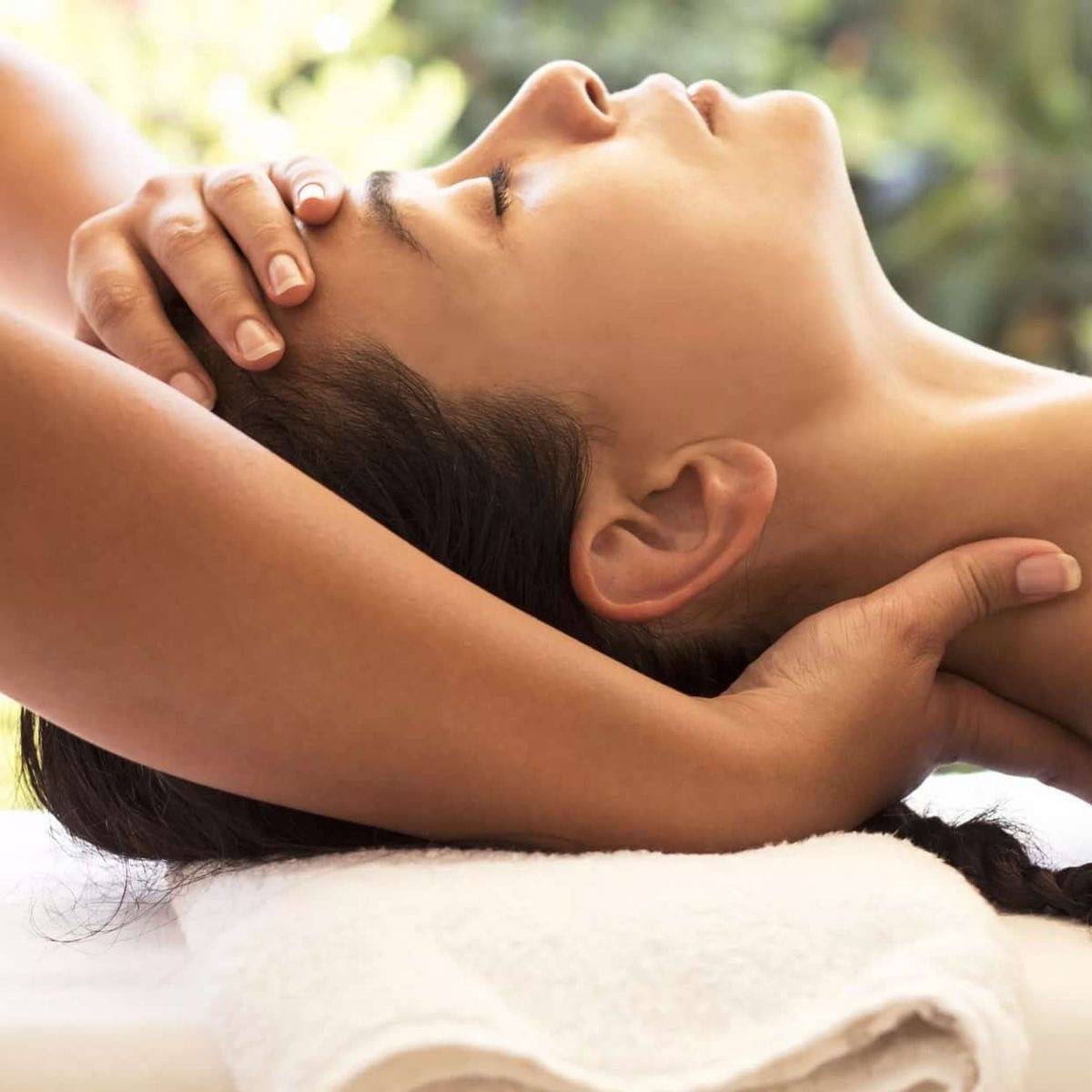 MASSAGE CRÂNIEN : réduisez votre anxiété dans votre institut de soins bien être holistiques R’Pur Prado Marseille 13008 pour échapper au stress et à l’anxiété !